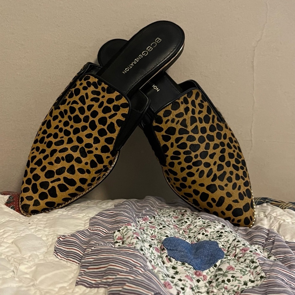 Bcbdg leopard print mules